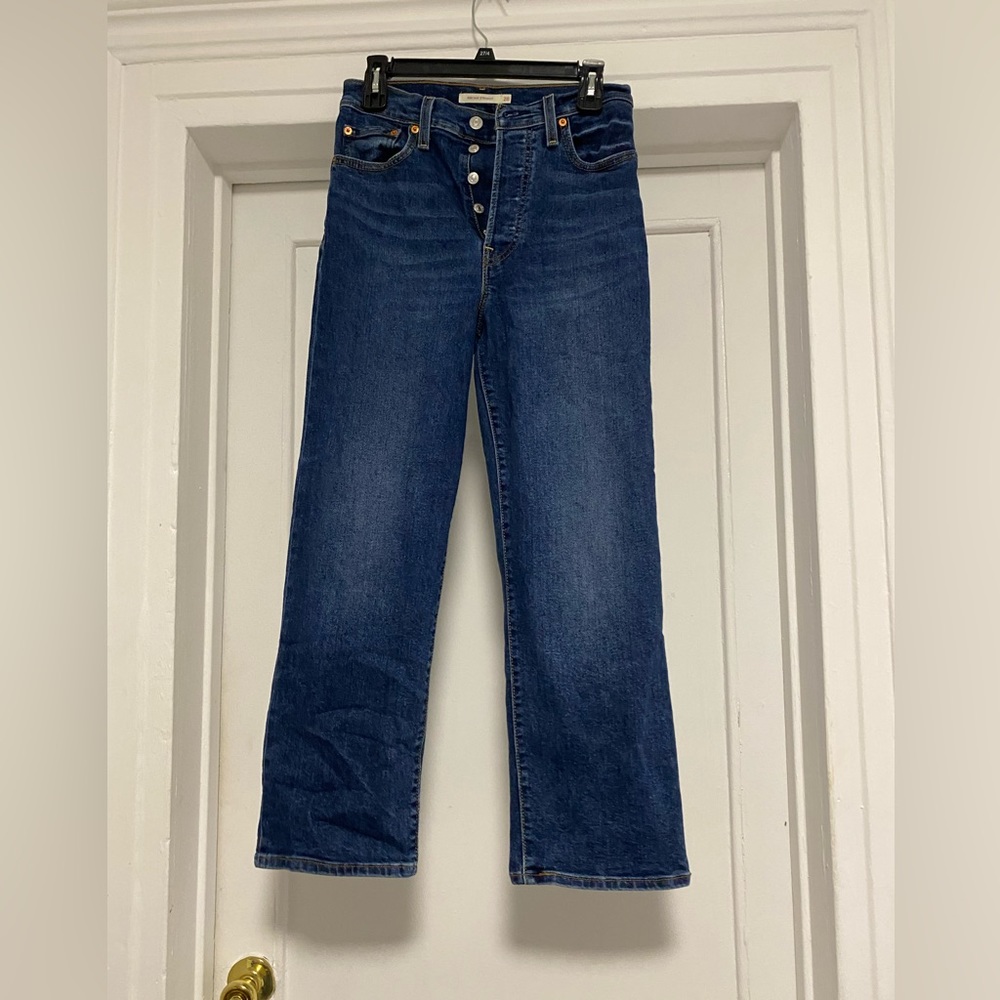 Levi’s rib cage straight leg jean size 6/28 dark wash